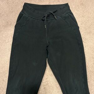 Lululemon Scuba Black Cropped Jogger